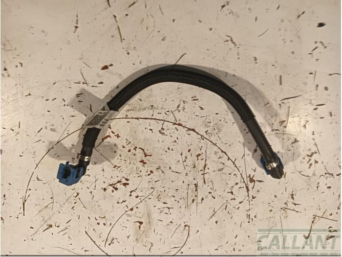 Begagnade Bränsleledning Landrover Defender II 3.0 D200 MHEV Pris € 30,25 Inklusive moms erbjuds av Garage Callant