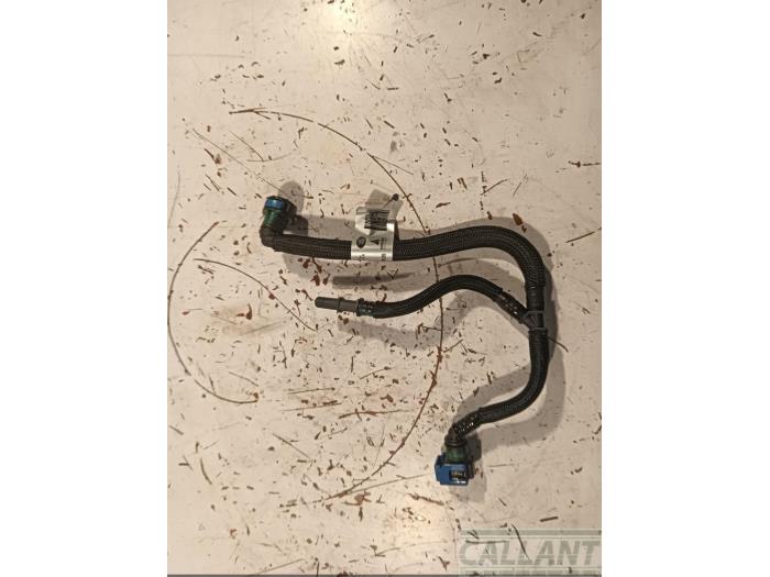 Begagnade Bränsleledning Landrover Defender II 3.0 D200 MHEV Pris € 30,25 Inklusive moms erbjuds av Garage Callant