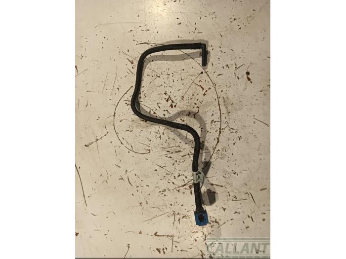 Begagnade Bränsleledning Landrover Defender II 3.0 D200 MHEV Pris € 24,20 Inklusive moms erbjuds av Garage Callant