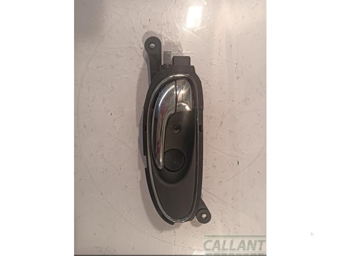 Poignée portière 4portes arrière gauche d'un Jaguar XJ (X350) 2.7d V6 24V 2007