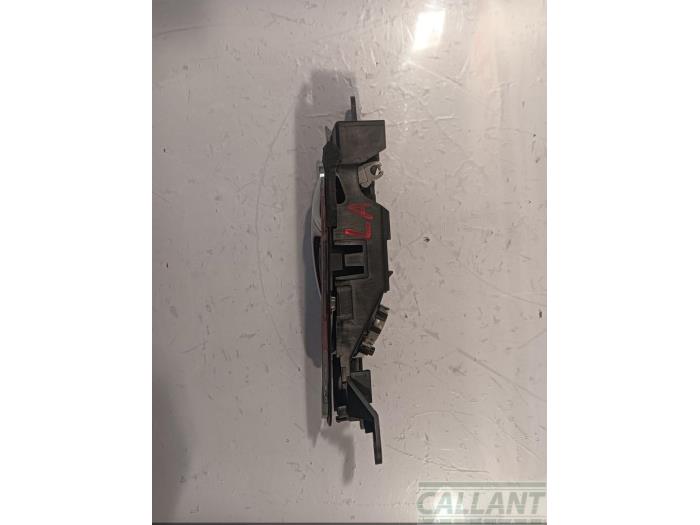 Poignée portière 4portes arrière gauche d'un Jaguar XJ (X350) 2.7d V6 24V 2007