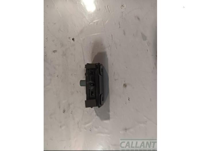 Używane Antena Bluetooth Landrover Defender II 3.0 D200 MHEV Cena € 30,25 Z VAT oferowane przez Garage Callant