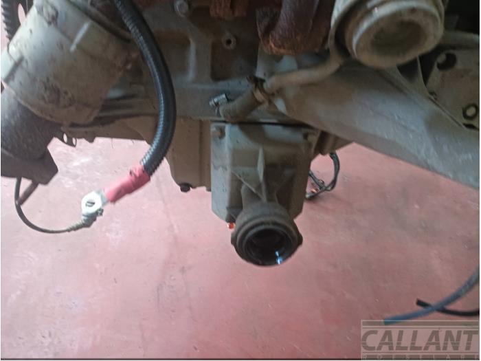 Engine from a Land Rover Range Rover III (LM) 2.9 TD6 24V 2006