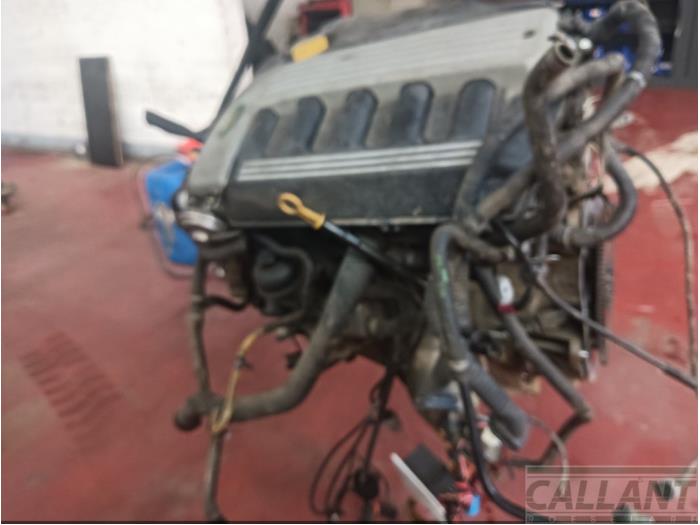 Engine from a Land Rover Range Rover III (LM) 2.9 TD6 24V 2006