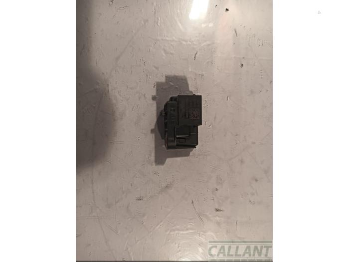Begagnade Sensor (övriga) Landrover Velar Pris € 78,65 Inklusive moms erbjuds av Garage Callant