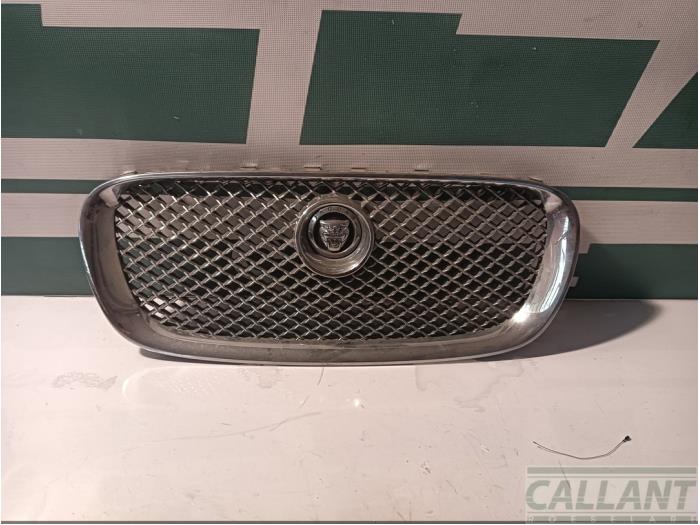 Begagnade Grill Jaguar XF (CC9) 3.0 S D V6 24V Pris € 332,75 Inklusive moms erbjuds av Garage Callant