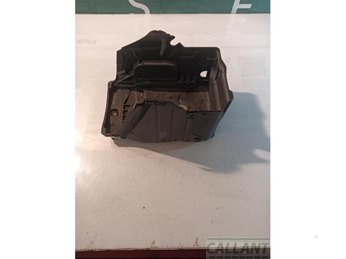Begagnade Batterilåda Landrover Freelander II 2.2 td4 16V Pris € 30,25 Inklusive moms erbjuds av Garage Callant
