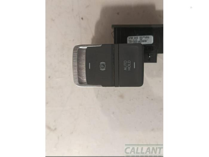 Gebrauchte Handbremse Schalter Volkswagen Golf VII Variant (AUVV) 1.4 TSI BlueMotion Technology 125 16V Preis € 24,20 Mit Mehrwertsteuer angeboten von Garage Callant