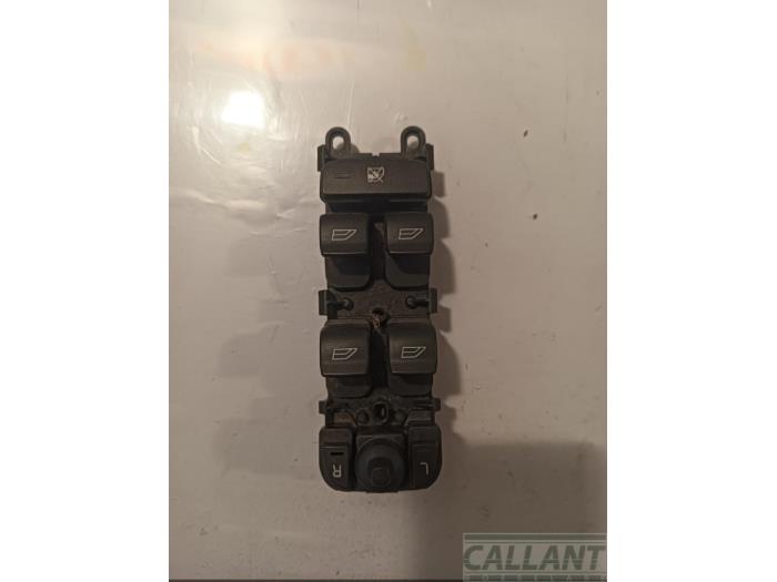 Używane Przelacznik combi okienny Landrover Freelander II 2.2 td4 16V Cena € 30,25 Z VAT oferowane przez Garage Callant