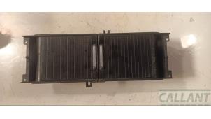 Gebrauchte Getränkehalter Landrover Range Rover III (LM) 3.6 TDV8 32V Preis € 114,95 Mit Mehrwertsteuer angeboten von Garage Callant