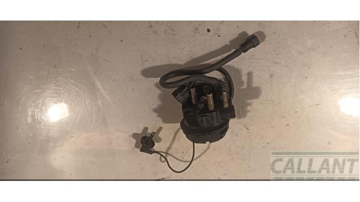 Begagnade Bränslefilterhus Landrover Range Rover III (LM) 3.6 TDV8 32V Pris € 66,55 Inklusive moms erbjuds av Garage Callant