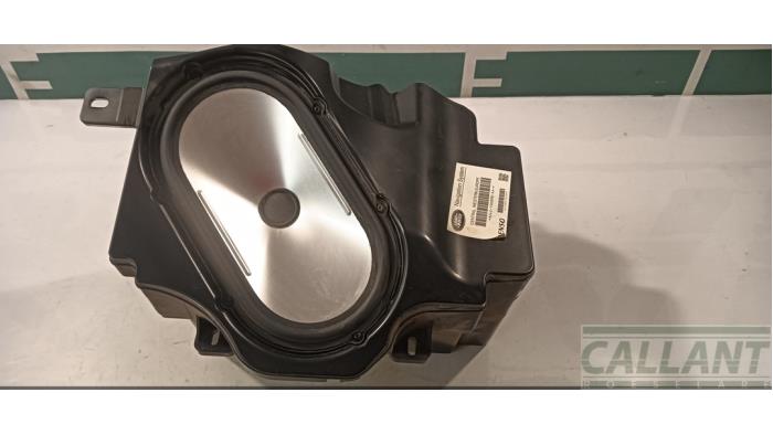 Begagnade Bashögtalare Landrover Range Rover III (LM) 3.6 TDV8 32V Pris € 151,25 Inklusive moms erbjuds av Garage Callant