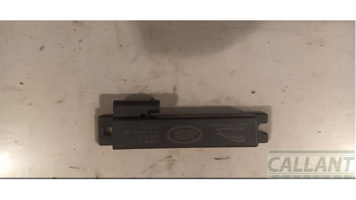 Używane Antena (rózne) Landrover Discovery Sport (LC) 1.5 P300e 12V AWD Cena € 18,15 Z VAT oferowane przez Garage Callant
