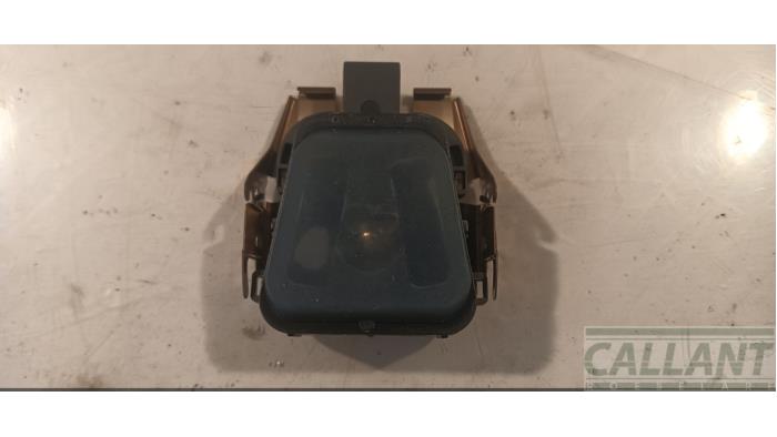 Begagnade Regnsensor Landrover Discovery Sport (LC) 1.5 P300e 12V AWD Pris € 60,50 Inklusive moms erbjuds av Garage Callant