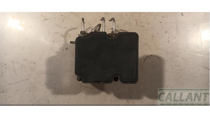 Usagé Bloc ABS Dacia Sandero II 0.9 TCE 90 12V Prix € 163,35 Prix TTC proposé par Garage Callant