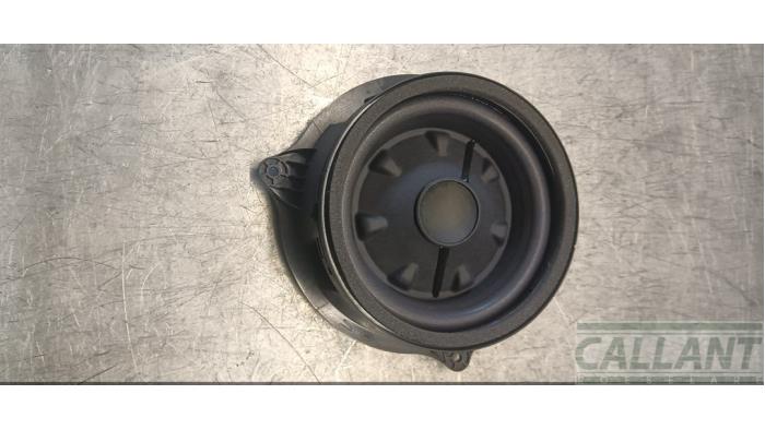 Używane Glosnik Landrover Range Rover V (LK) 3.0 V6 P510e Cena € 66,55 Z VAT oferowane przez Garage Callant