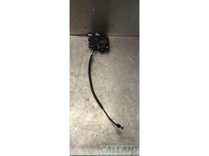 Używane Silnik rygla tylnej klapy Landrover Range Rover V (LK) 3.0 V6 P510e Cena € 72,60 Z VAT oferowane przez Garage Callant