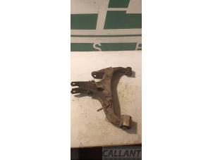 Usados Brazo portante lado superior derecha detrás Landrover Range Rover Sport (LS) 2.7 TDV6 24V Precio € 60,50 IVA incluido ofrecido por Garage Callant