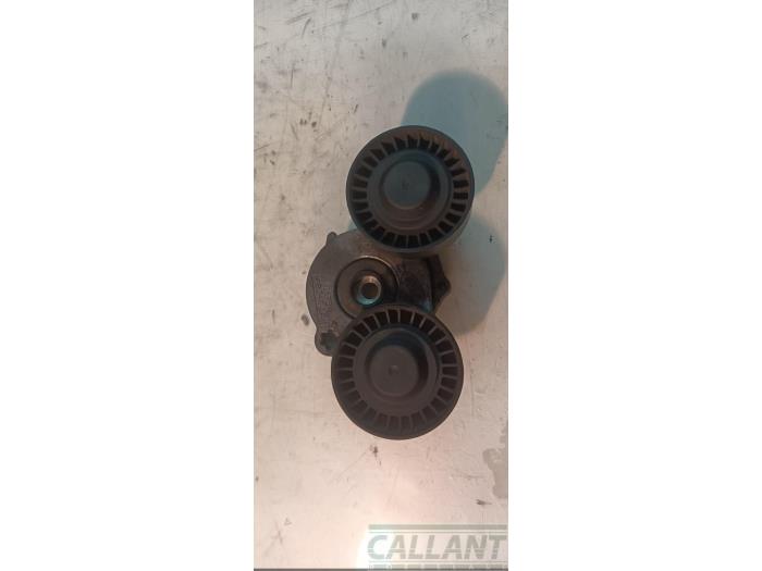 Usados Rodillo tensor correa múltiple Landrover Discovery Sport (LC) 2.0 TD4 150 16V Precio € 60,50 IVA incluido ofrecido por Garage Callant