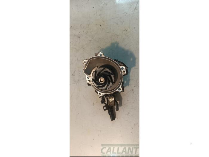 Begagnade Vattenpump Landrover Discovery Sport (LC) 2.0 TD4 150 16V Pris € 60,50 Inklusive moms erbjuds av Garage Callant