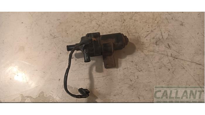 Begagnade Extra vattenpump Jaguar XK 8 Convertible 4.0 V8 32V Pris € 151,25 Inklusive moms erbjuds av Garage Callant