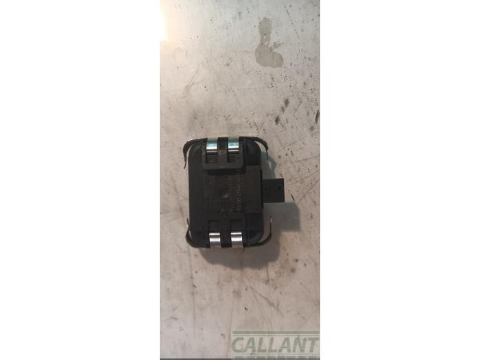 Begagnade Regnsensor Jaguar XJ (X351) 3.0 D V6 24V Pris € 60,50 Inklusive moms erbjuds av Garage Callant