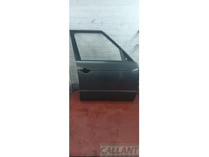 Begagnade Framdörr, 4-dörrars, höger Landrover Range Rover III (LM) 2.9 TD6 24V Pris € 242,00 Inklusive moms erbjuds av Garage Callant