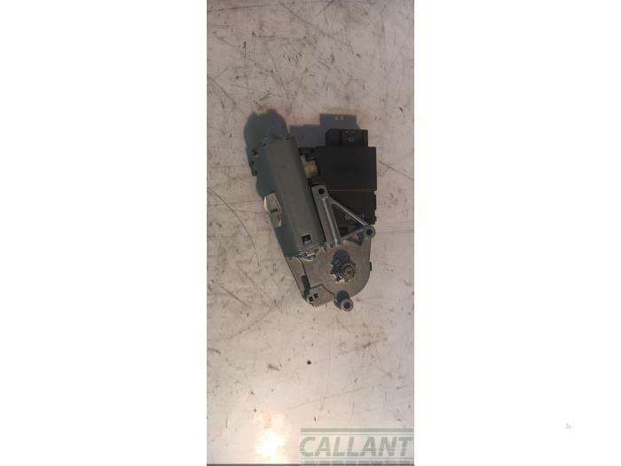 Używane Silnik szyberdachu Landrover Range Rover III (LM) 2.9 TD6 24V Cena € 60,50 Z VAT oferowane przez Garage Callant