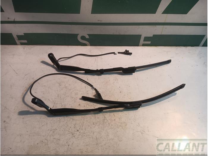 Gebrauchte Scheibenwischerarm-Set Landrover Defender II 3.0 D200 MHEV Preis € 90,75 Mit Mehrwertsteuer angeboten von Garage Callant