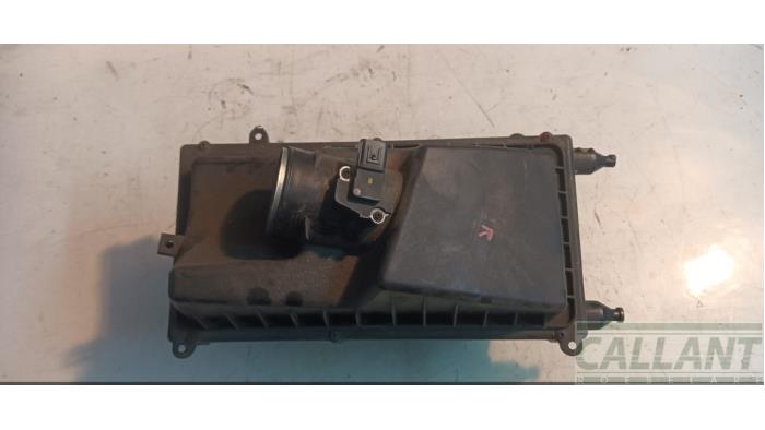 Begagnade Luftfilterhus Landrover Range Rover IV (LG) 4.4 SDV8 32V Pris € 151,25 Inklusive moms erbjuds av Garage Callant