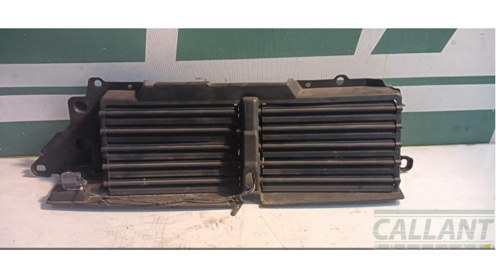 Begagnade Lufttratt Landrover Range Rover IV (LG) 4.4 SDV8 32V Pris € 151,25 Inklusive moms erbjuds av Garage Callant