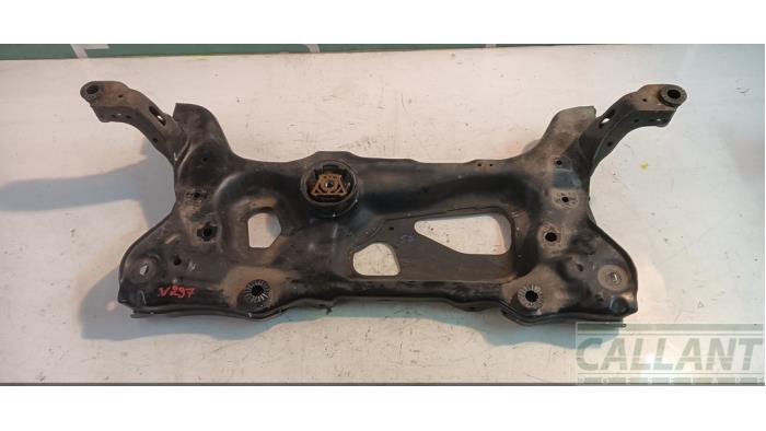 Usados Subchasis Volkswagen Golf VII Variant (AUVV) 1.6 TDI BMT 16V Precio € 181,50 IVA incluido ofrecido por Garage Callant