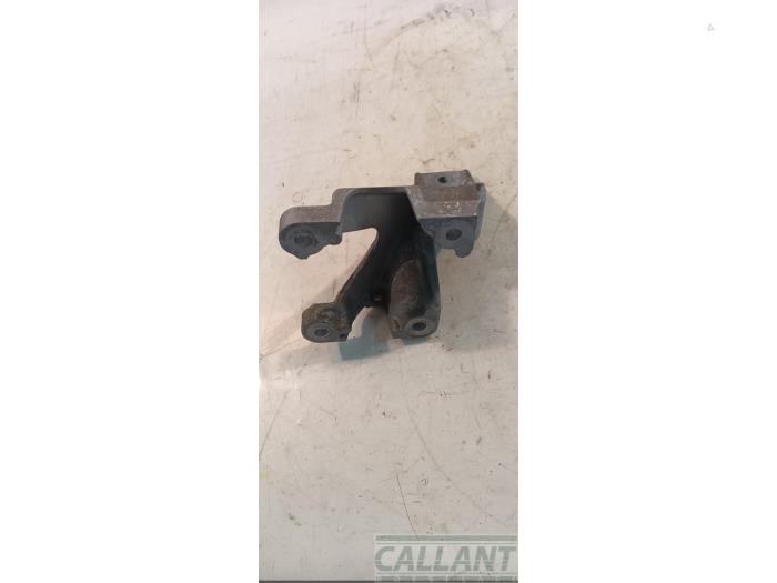 Engine mount from a Jaguar XE 2.0 D E-Performance 16V 2015