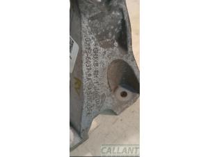 Engine mount from a Jaguar XE 2.0 D E-Performance 16V 2015