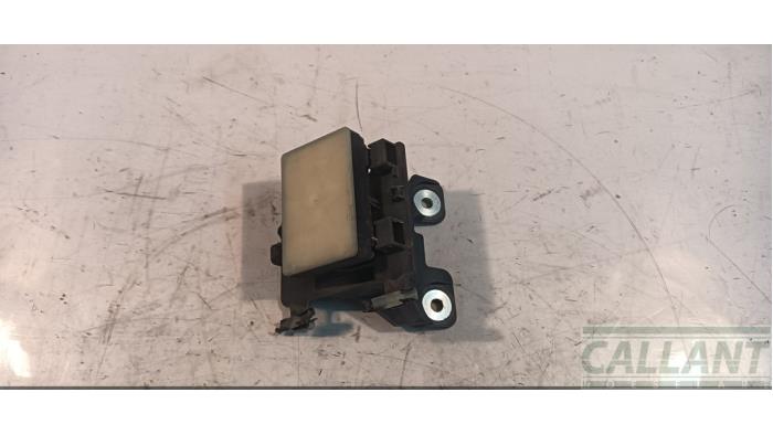 Begagnade Dödvinkelsensor Landrover Range Rover IV (LG) 4.4 SDV8 32V Pris € 181,50 Inklusive moms erbjuds av Garage Callant