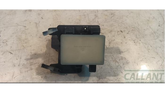 Begagnade Dödvinkelsensor Landrover Range Rover IV (LG) 4.4 SDV8 32V Pris € 181,50 Inklusive moms erbjuds av Garage Callant