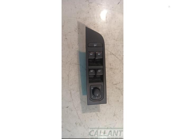 Usados Interruptor combinado de ventanillas Skoda Kamiq 1.0 TSI 12V Precio € 30,25 IVA incluido ofrecido por Garage Callant