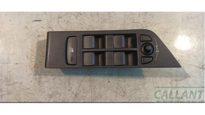 Usados Interruptor combinado de ventanillas Landrover Range Rover Evoque (LVJ/LVS) 2.2 TD4 16V Precio € 42,35 IVA incluido ofrecido por Garage Callant