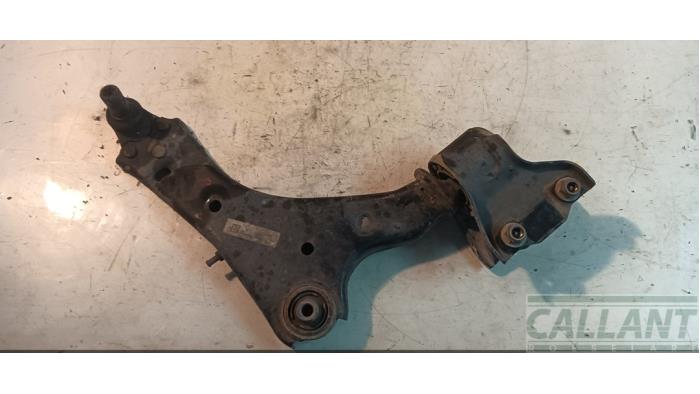 Gebrauchte Querlenker rechts vorne Landrover Discovery Sport (LC) 2.0 eD4 150 16V Preis € 121,00 Mit Mehrwertsteuer angeboten von Garage Callant
