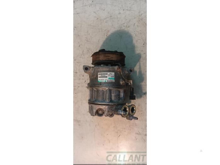 Usagé Pompe clim Volvo V40 (MV) 1.6 D2 Prix € 90,75 Prix TTC proposé par Garage Callant