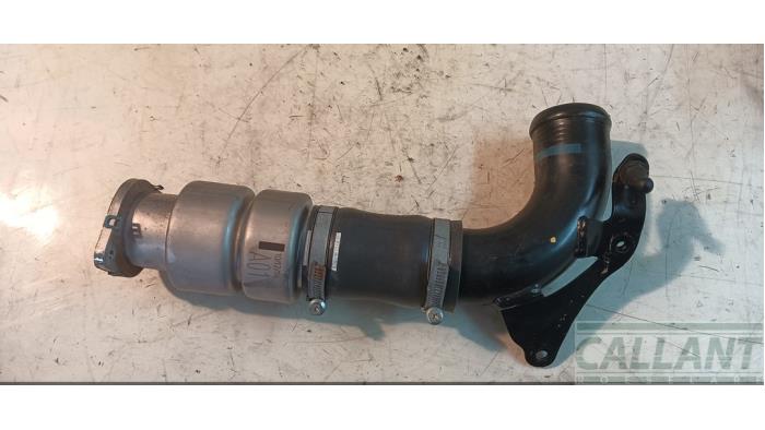 Gebrauchte Intercooler Rohr Volvo V40 (MV) 1.6 D2 Preis € 36,30 Mit Mehrwertsteuer angeboten von Garage Callant