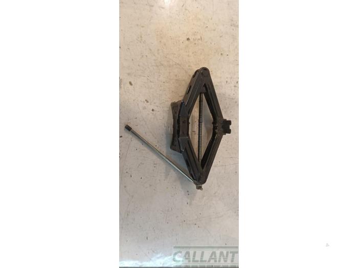 Używane Dzwignik Volvo V40 (MV) 1.6 D2 Cena € 30,25 Z VAT oferowane przez Garage Callant
