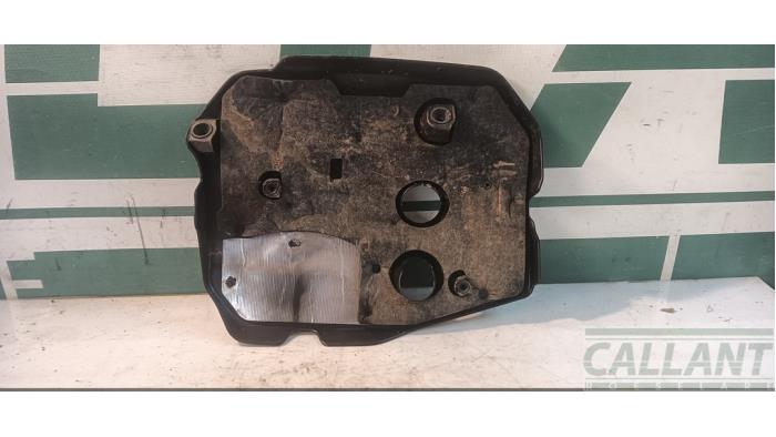 Abdeckblech Motor van een Volvo V40 (MV) 1.6 D2 2015