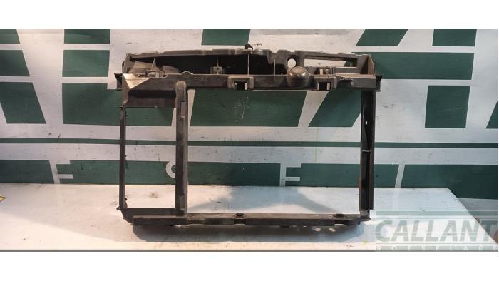 Używane Panel przedni Citroen C4 Cactus (0B/0P) 1.5 Blue HDi 100 Cena € 90,75 Z VAT oferowane przez Garage Callant