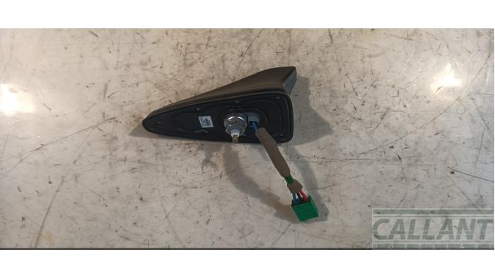 Używane Antena Kia Stonic (YB) 1.0i T-GDi 12V Cena € 90,75 Z VAT oferowane przez Garage Callant