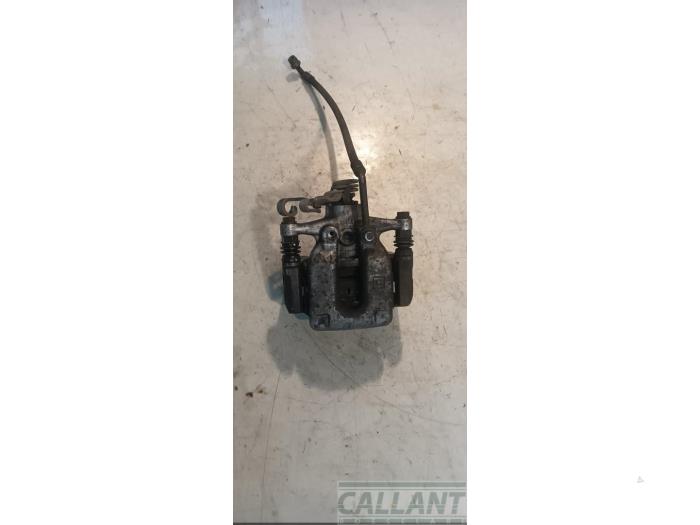 Gebrauchte Bremszange links hinten Opel Astra K Sports Tourer 1.0 Turbo 12V Preis € 60,50 Mit Mehrwertsteuer angeboten von Garage Callant