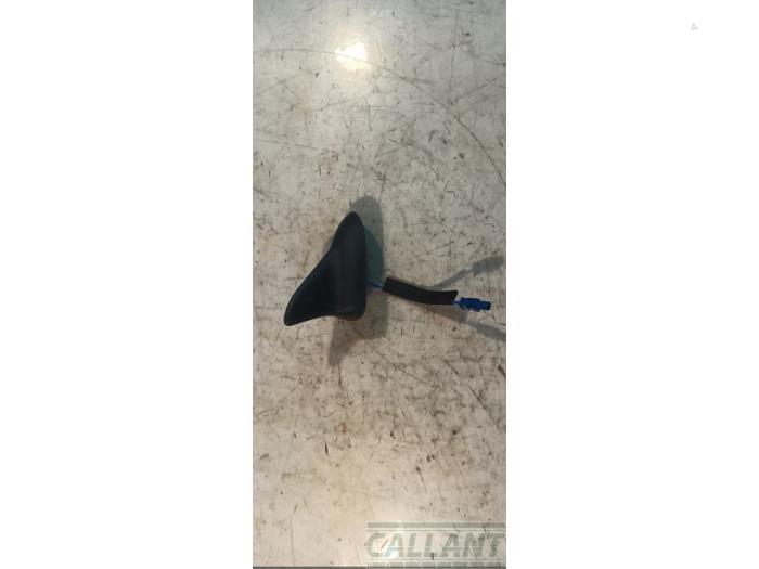 Używane Antena Opel Astra K Sports Tourer 1.0 Turbo 12V Cena € 36,30 Z VAT oferowane przez Garage Callant