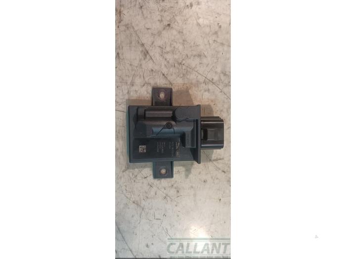 Usagé Module pompe carburant Jaguar XE 3.0 V6 S 24V Prix € 30,25 Prix TTC proposé par Garage Callant