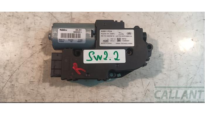 Używane Silnik szyberdachu Jaguar XE 3.0 V6 S 24V Cena € 72,60 Z VAT oferowane przez Garage Callant
