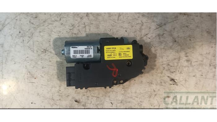 Używane Silnik szyberdachu Landrover Range Rover Velar (LY) 2.0 16V P250 AWD Cena € 163,35 Z VAT oferowane przez Garage Callant